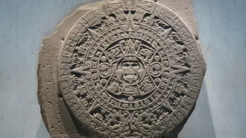 “皇马惊险闯入国王杯半决赛：魔笛助力小将绝杀建功”