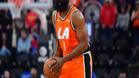 “本赛季最佳阵容揭秘：姆巴佩和亚马尔闪耀，阿森纳球员领衔三甲，星光熠熠引人瞩目！”